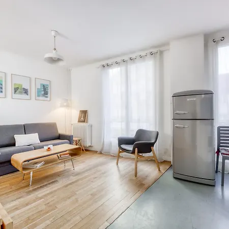 Elegant Paris Apartment Vincennes